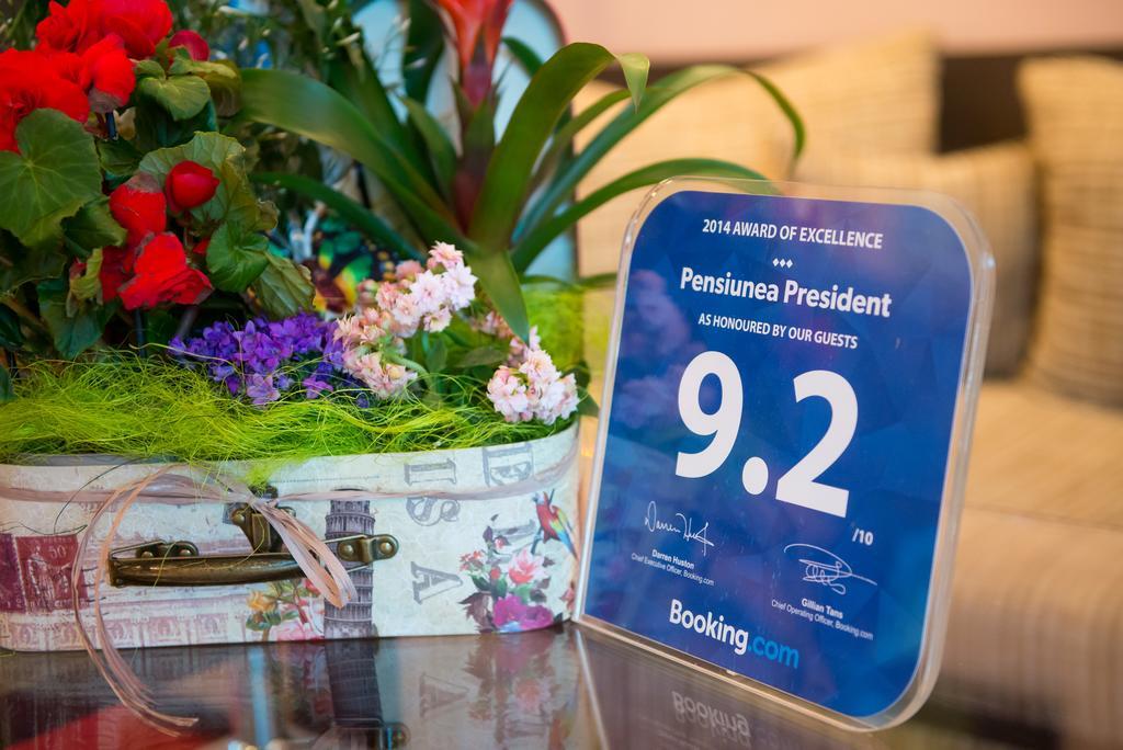 Pensiunea President Deva Zewnętrze zdjęcie